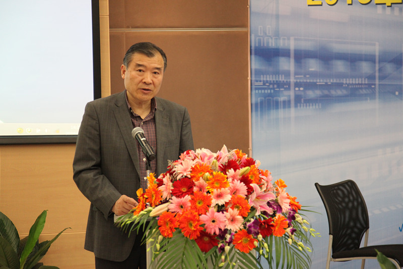 市检察院党组副书记,副检察长陆晓敏致辞